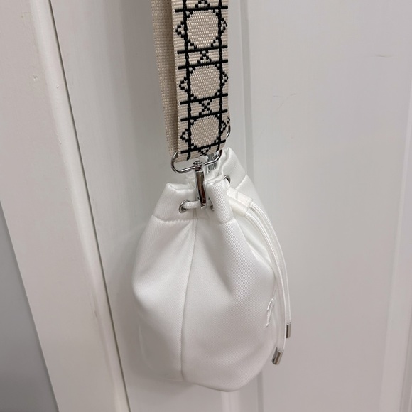 Dior drawstring pouch - Picture 7 of 8